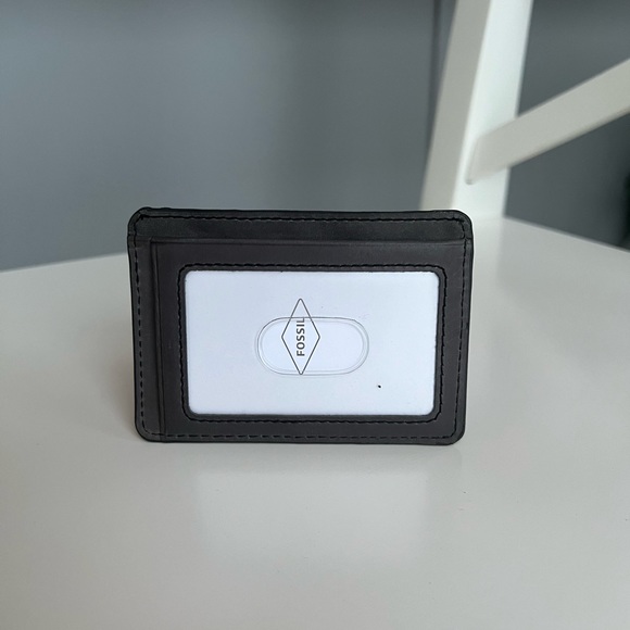 Fossil Everett Card Case Charcoal with Inner Camo Monstera Pattern - Picture 3 of 5